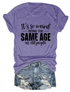 T-shirt violet en coton avec slogan humoristique et short en jean vieilli en ensemble