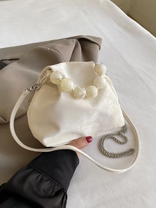 Macaron PU Leather Pleated Cloud Bag For Women Large Artificial Pearl Beaded Handle Shoulder Crossbody Handbag With Silver Chain Strap