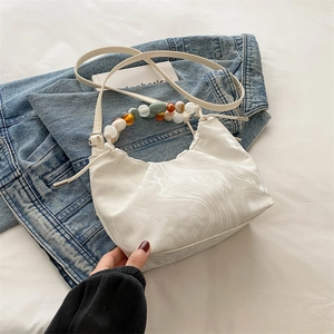 Sac à Épaule Femme Motif Marbré avec Poignée en Perles Sac à Bandoulière en Cuir PU Plissé Sac Demi-Lune Petit Fourre-Tout