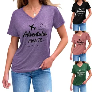 T-Shirt Femme Col En V Manches Courtes Mélange Coton Décontracté Ample Imprimé Adventure AWAITS Graphique Avion Coeur Haut Voyage