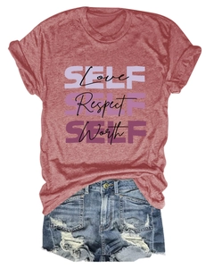 T-shirt en coton rouge brique avec imprimé graphique violet Self-Love et short en jean