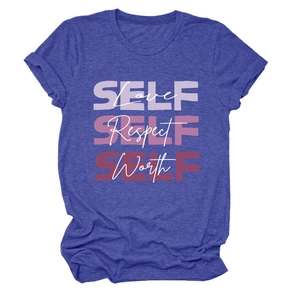 Détail du t-shirt bleu chiné avec imprimé dégradé et texture en coton doux et confortable