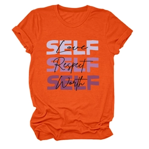 Détails des revers de manches et imprimé Self Love sur un T-shirt orange éclatant