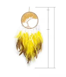 Dettaglio dell'acchiappasogni albero della vita con anello 16cm e piume 70cm
