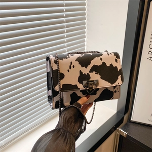 Women Trendy Animal Print Chain Shoulder Bag PU Leather Leopard Cow Pattern Flap Crossbody Small Square Bag Casual Street Purse