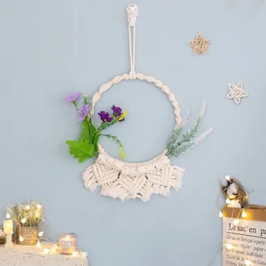 Decorazione da Parete Macramè Fatta a Mano in Corda di Cotone Boho Con Fiori Artificiali per Soggiorno Camera da Letto