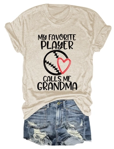 Flachbild von Haferflocken T-Shirt mit Oma-Aufdruck und blauen Vintage Denim-Shorts