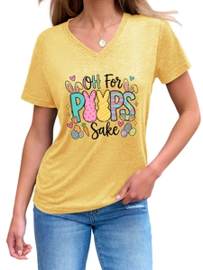 Détail du t-shirt jaune à col en V avec imprimé 'OH FOR PEEPS SAKE' et lapins