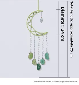 Atrapasueños de luna con piedras curativas verdes y campanas de ágata natural