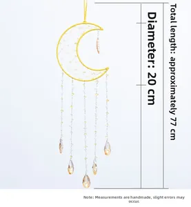 Dettaglio di acchiappasogni a luna gialla da 20cm con gocce di cristallo e misure