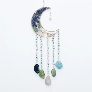 Capteur de rêves lune artisanal avec cristaux arbre de vie et tranches d'agate naturelle