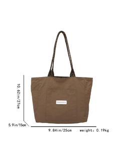 Sac fourre-tout en toile marron avec bandoulières léopard sur fond blanc pur