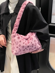 Sac à épaule chic pour femme en fausse fourrure rose avec motif léopard élégant