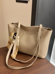 Sac Fourre-tout de Mode en Cuir PU pour Femmes Grande Capacité Avec Décor d'Écharpe en Satin Surpiqûres Sac à Bandoulière Pour École