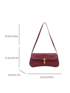 Sac sous le bras rouge effet crocodile avec boucle dorée et dimensions détaillées