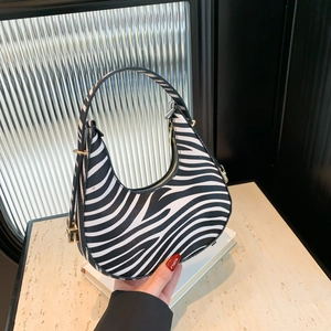 Sac à Épaule Tendance pour Femmes en Cuir PU Imprimé Animal Forme Croissant Sac sous le Bras Hobo Élégant Sac à Main