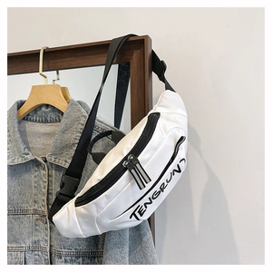 White nylon waist bag detail with black zipper, adjustable strap and TENGRUN logo