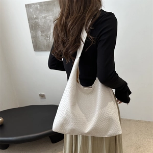Minimalist beige woven tote bag for women, large capacity hobo shoulder bag for commuting