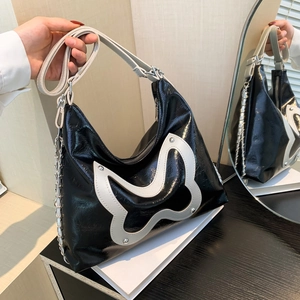 Women Y2K Butterfly Decor Shoulder Bag Metal Chain Rivet Underarm Bag Shiny PU Leather Tote Bag Streetwear Fashion Handbag