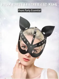 Détail du masque de chat en cuir PU noir avec rivets métalliques pour fêtes cosplay