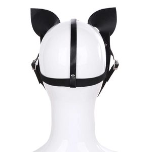 Vue arrière d'un masque de chat en cuir PU noir avec sangles réglables et boucles en métal