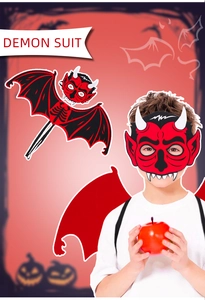 Vista dettagliata del costume da demone per bambini con maschera rossa e ali di pipistrello