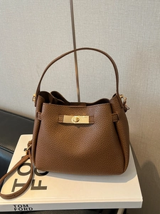 Sac Seau pour Femmes en Cuir PU Grain de Litchi Minimaliste Fermoir Pivotant Doré Sac à Main Bandoulière pour Bureau Quotidien