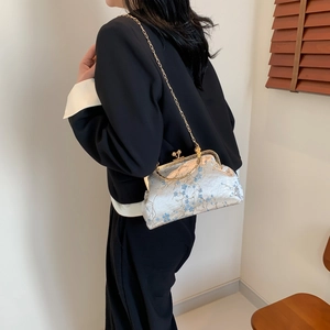 Elegant vintage cream floral embroidery handbag with gold metal clasp and chain strap