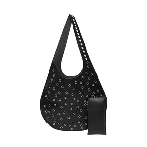 Schwarze Hobo-Schultertasche aus Kunstleder mit silbernen Metallösen und Beutel