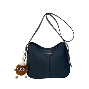 Borsa a spalla hobo minimalista nera in pelle PU con ciondolo a mostro di peluche