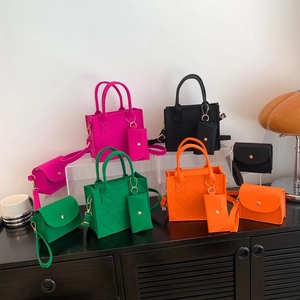 Women Fashion Felt Quilted Tote Handbag With Small Pouch And Crossbody Bag Diamond Lattice Casual Shoulder Bag For Daily Use