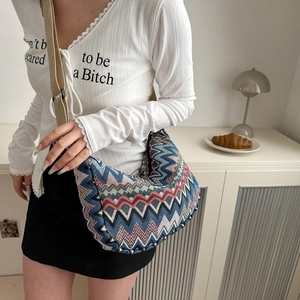 Sac à bandoulière bohème à motifs ondulés avec sangle réglable pour un look décontracté