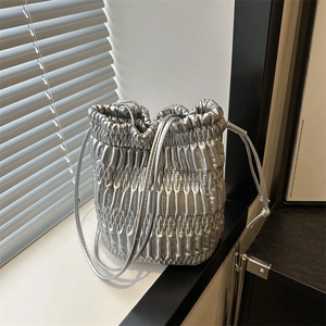 Sac Seau Froncé pour Femmes Décontracté Plissé en Cuir PU Sac à Bandoulière Avec Fine Sangle pour un Usage Quotidien