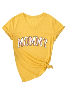 Detail of V-neck ginger T-shirt with MOMMY print and baseball stitching texture design