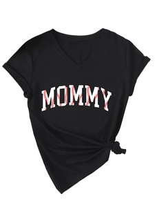 Detail of V-neck cotton T-shirt with MOMMY baseball print and stylish knot hem design