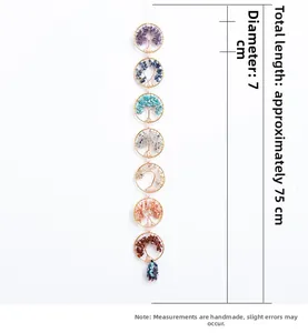 Dettaglio dell'ornamento albero della vita 7 chakra con cristalli naturali e dimensioni