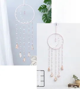 Détails et scène de décoration murale faite main avec cristal arbre de vie et lune
