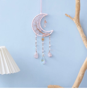 Acchiappasogni luna bohémien con cristalli rosa e decorazione ciondolo albero della vita
