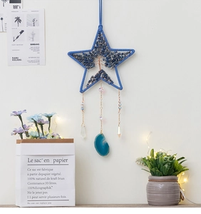 Decorazione da parete a stella albero della vita con cristalli blu e ciondoli naturali