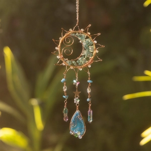 Carillon cristal soleil et lune fait main avec aventurine verte et style bohème chic