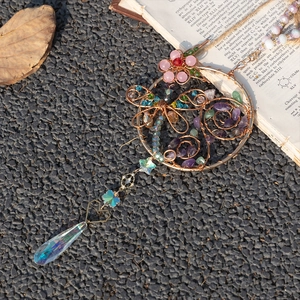 Handgefertigter Libellen-Sonnenfänger aus Draht mit Amethystperlen und Kristalltropfen