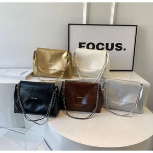 Retro high-gloss chain tote bags in gold, beige, black, brown and silver colors