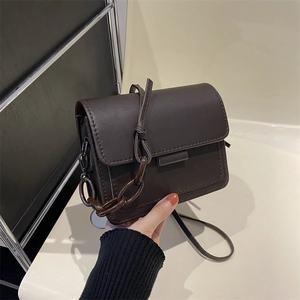 Women Crossbody Shoulder Bag PU Leather Trendy Thick Chain Minimalist Flip Cover Small Square Bag Casual Fashionable