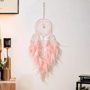 Acchiappasogni boho con piume rosa, pietre di cristallo e decorazione murale albero vita