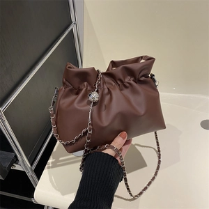 French Style PU Leather Ruched Cloud Bucket Bag For Women Trendy Fashion Crossbody Shoulder Bag With Metal Chain Strap