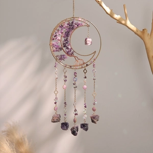 Zonnevanger levensboom maan hanger met paarse kristallen en gouden metalen decoratie