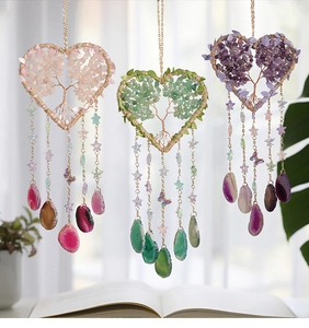 Trois attrape-rêves Arbre de Vie en forme de cœur avec pierres naturelles et agate polie