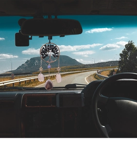 Detail des Lebensbaum-Autoanhängers mit Obsidian und blauen bösen Blick Achat-Anhängern
