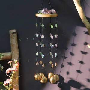 Carillon éolien avec cristaux naturels et cloches en laiton sur base en bois
