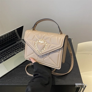 Women Quilted PU Leather Shoulder Bag Vintage Fashion Heart Crown Buckle Chain Strap Crossbody Bag Casual Small Square Handbag